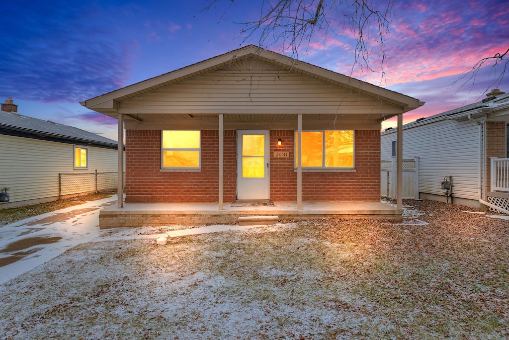 view of front of house featuring a porch