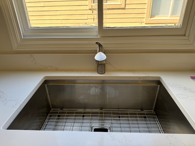 5059 Pheasant Cv, West Bloomfield, MI 48323 - details featuring light countertops