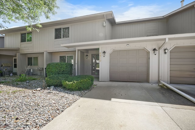 view of front of house featuring a garage