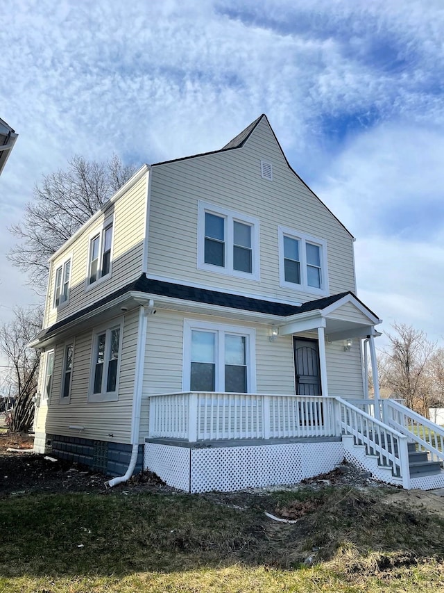 view of front of property featuring a porch