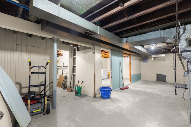 basement featuring washer / dryer