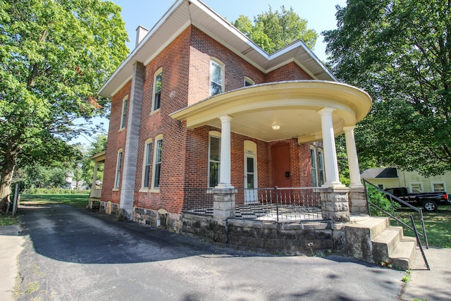 view of front of home featuring a porch