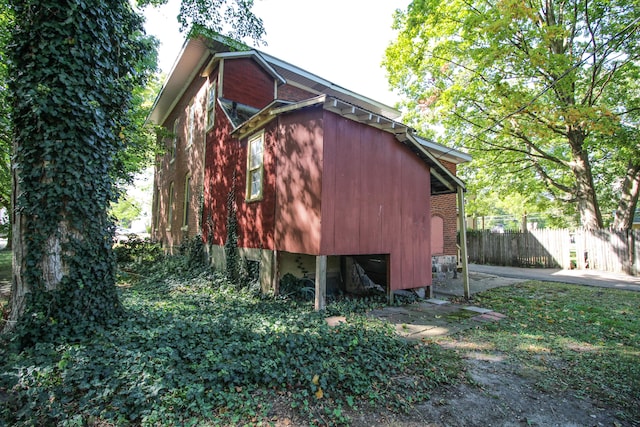 view of outbuilding