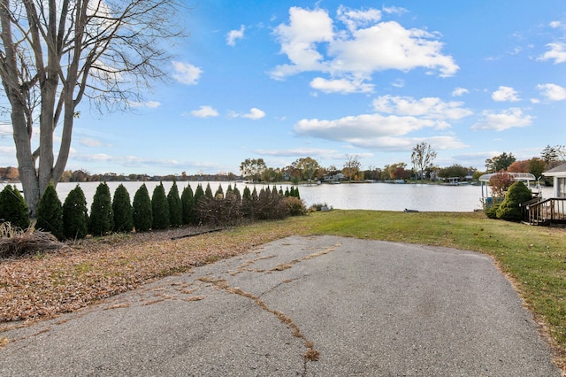 view of yard with a water view