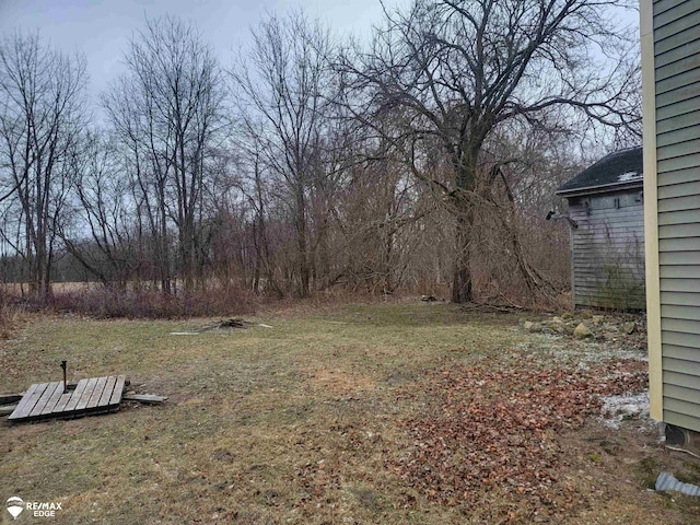 8135 Van Cleve Rd, Vassar, MI 48768 - view of green lawn