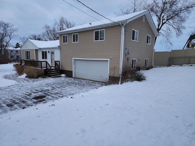 view of front facade with a garage