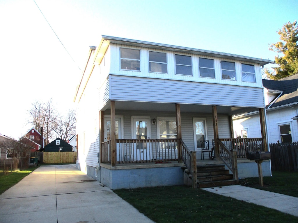 view of front of property with covered porch