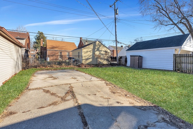 view of yard with a patio area