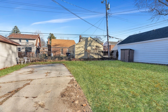 view of yard featuring a patio area