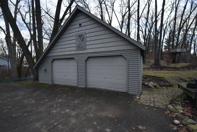 9417 Mabley Hill Rd, Fenton, MI 48430 - view of detached garage