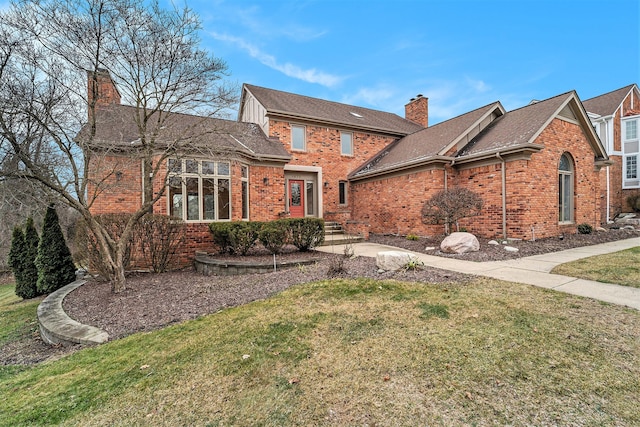 view of front of house with a front lawn