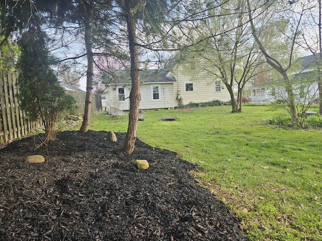 103 E Maple St, Three Oaks, MI 49128 - view of yard with fence