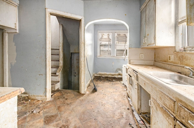 kitchen featuring sink