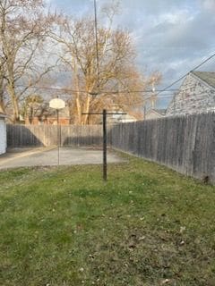 view of yard with a patio area