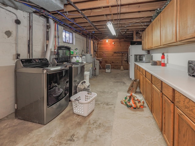 basement featuring washer and dryer