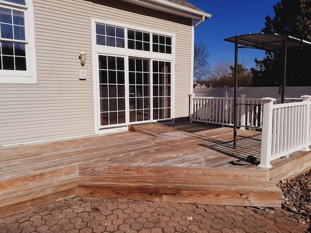 16073 Silverwood Dr, Fenton, MI 48430 - view of wooden terrace