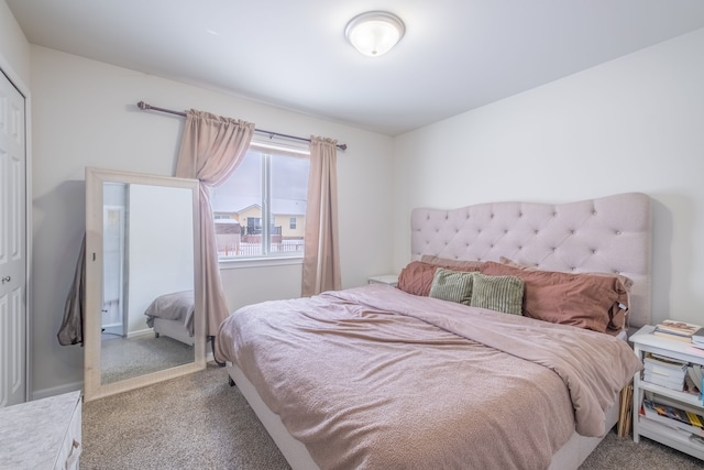 bedroom with carpet flooring