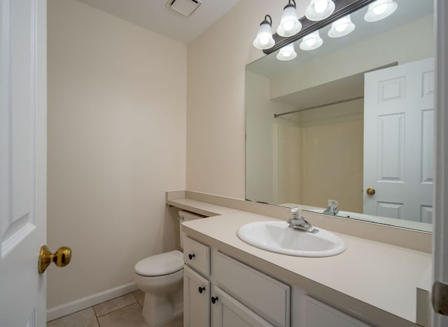 full bathroom featuring baseboards, visible vents, toilet, tile patterned floors, and vanity