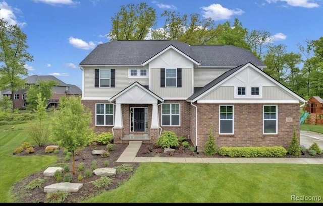 view of front of house with a front lawn