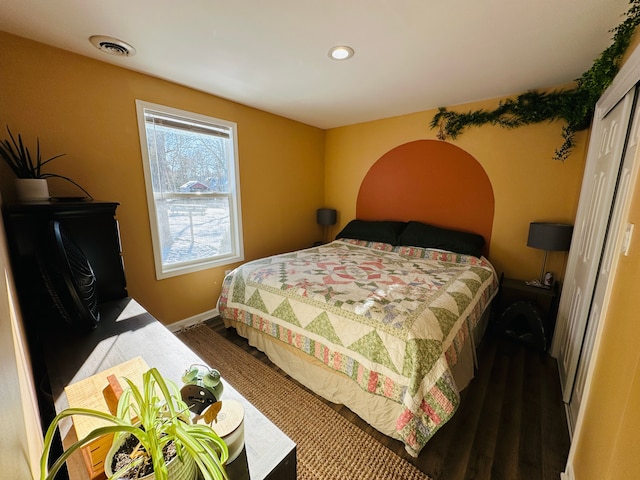 bedroom with a closet