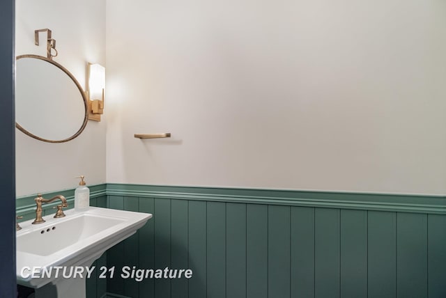 bathroom with sink