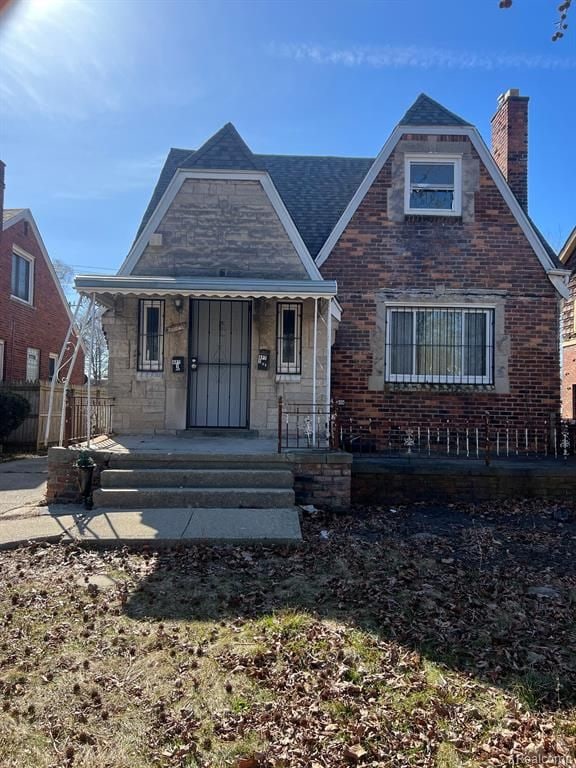 view of front of house with covered porch