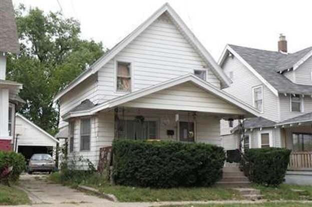 view of front of house featuring a porch