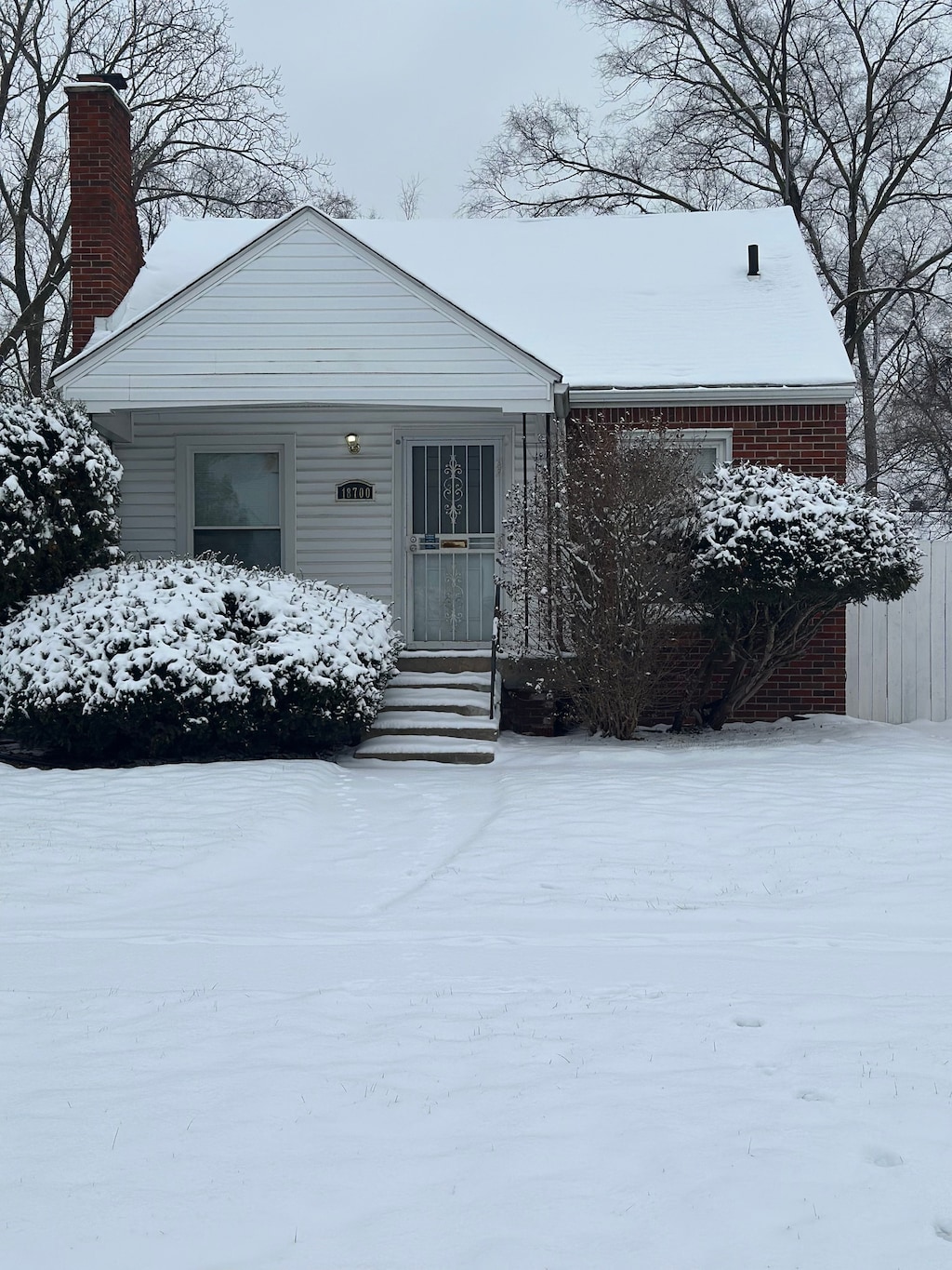 view of front of home