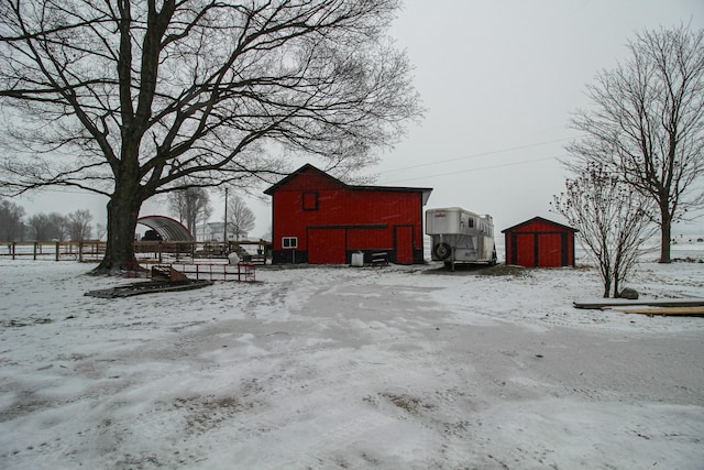 exterior space featuring an outbuilding