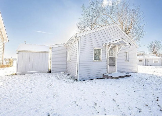 241 E Rose Rd, Coldwater, MI 49036 - view of front of home