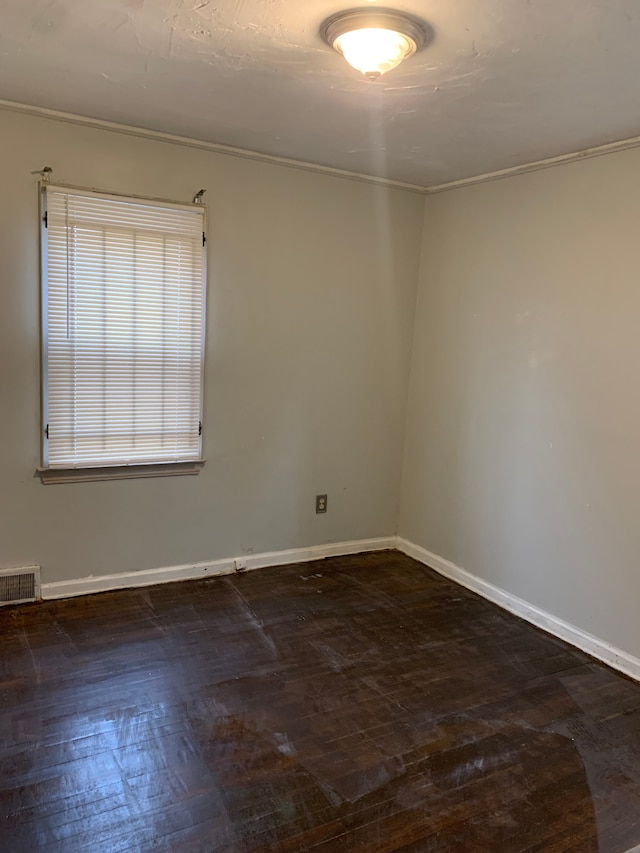 empty room with crown molding