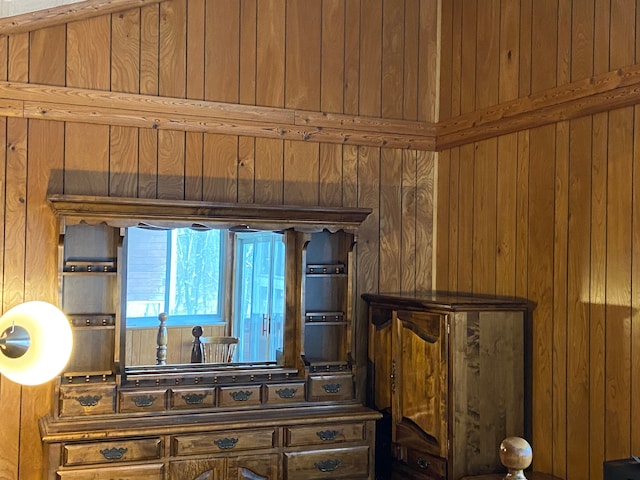 8899 Dwyer Rd, Howell, MI 48855 - detailed view of wood walls