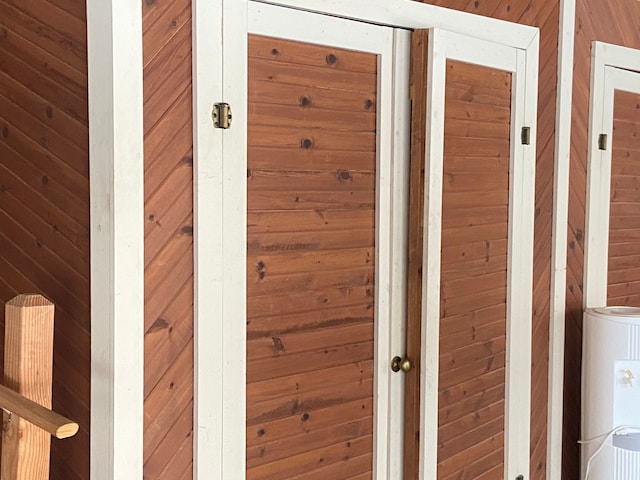8899 Dwyer Rd, Howell, MI 48855 - detailed view of wood walls