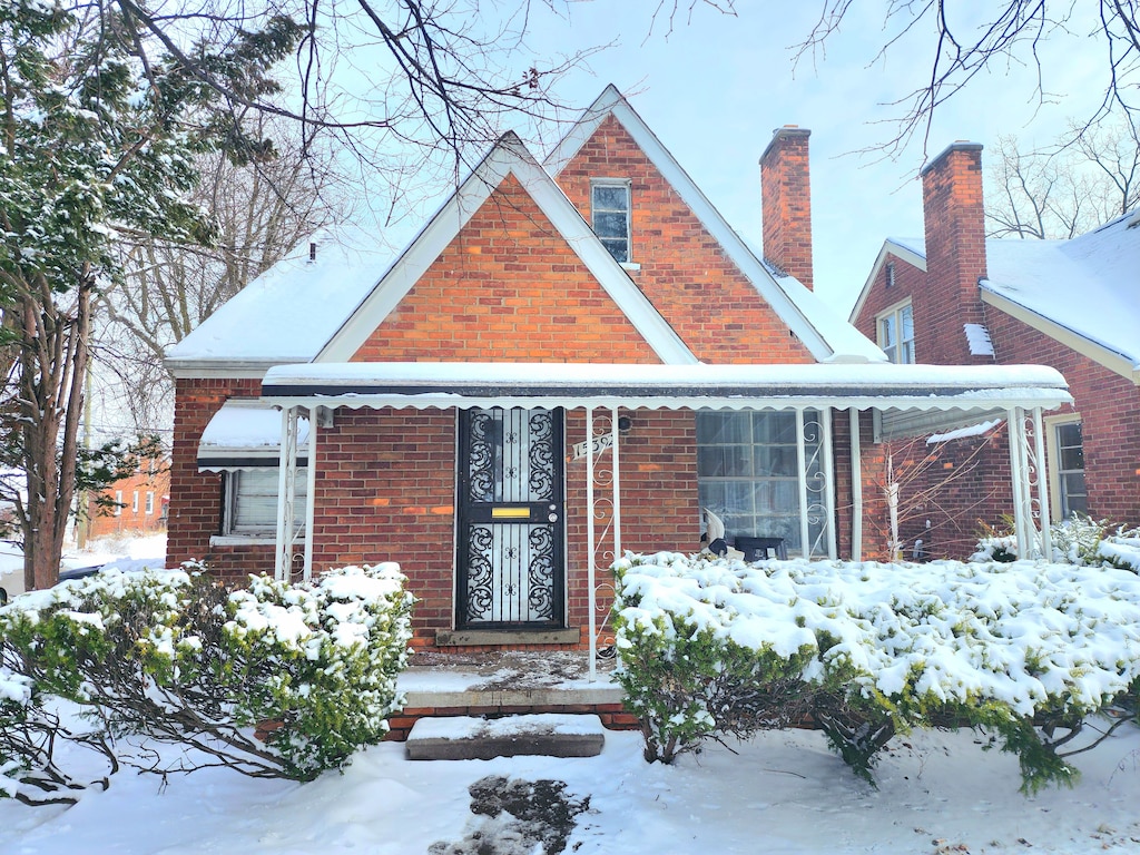 view of front of property