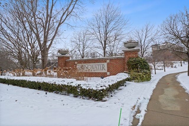 view of community / neighborhood sign