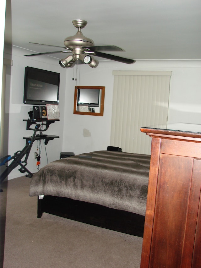 bedroom with carpet floors and ceiling fan