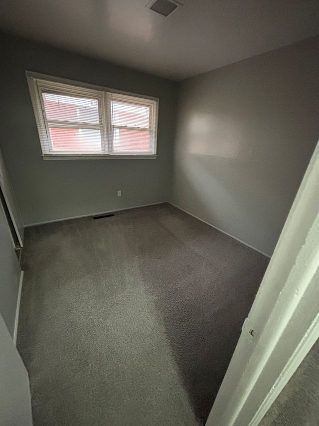 empty room featuring carpet