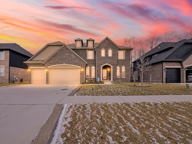 view of front facade featuring a garage