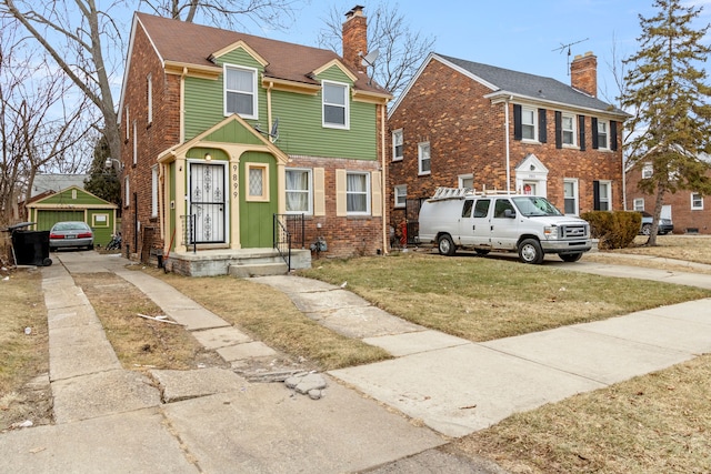 view of front of house with a front lawn