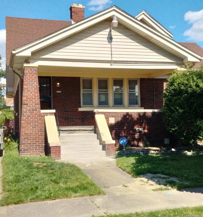 view of front of home with covered porch