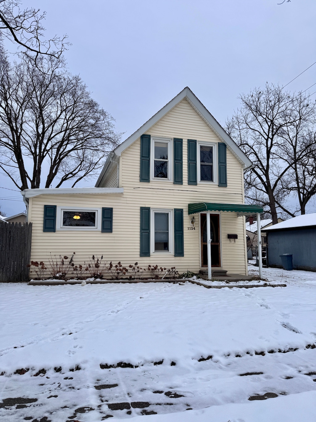 view of front of home