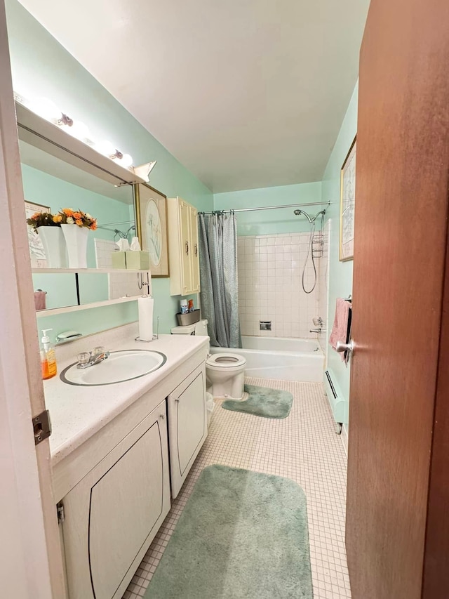 full bathroom featuring shower / tub combo with curtain, vanity, a baseboard radiator, and toilet