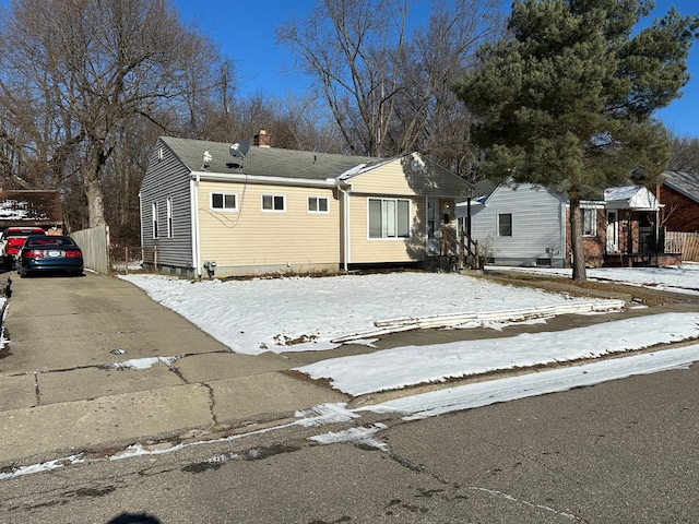 view of front of property