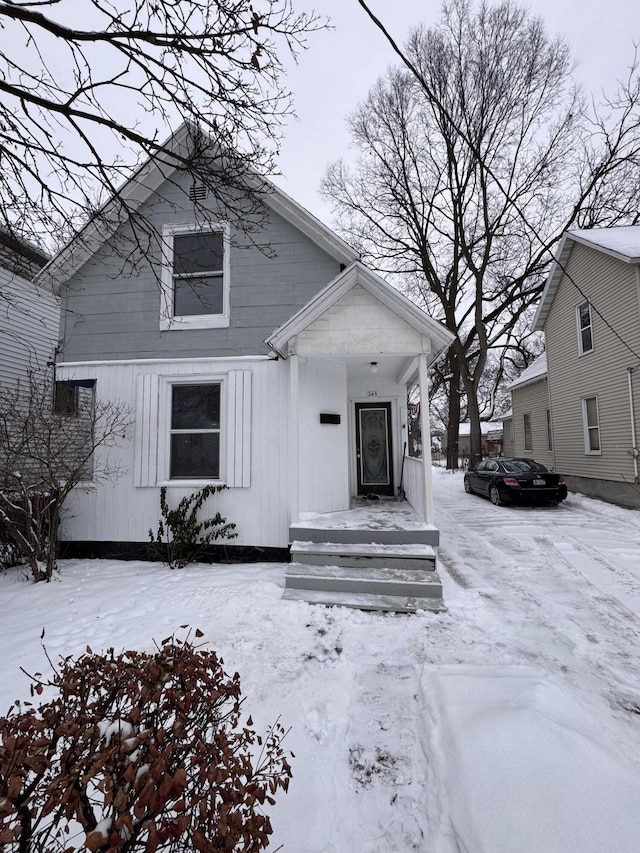 view of front of property