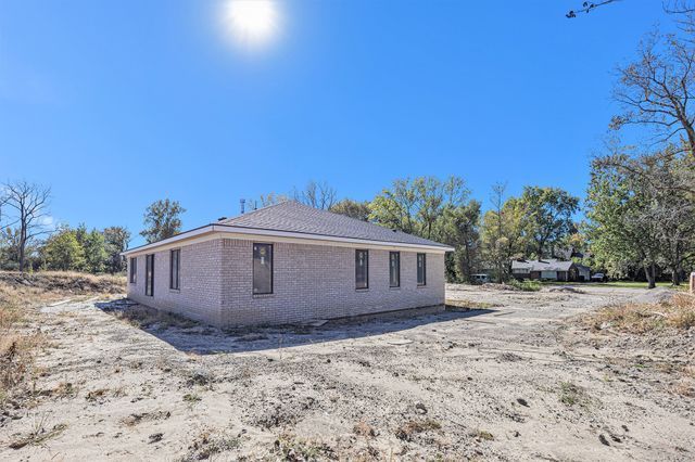 view of side of property