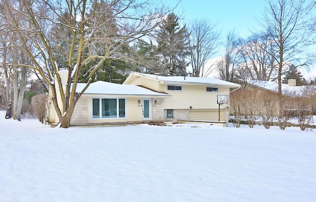 view of front of property