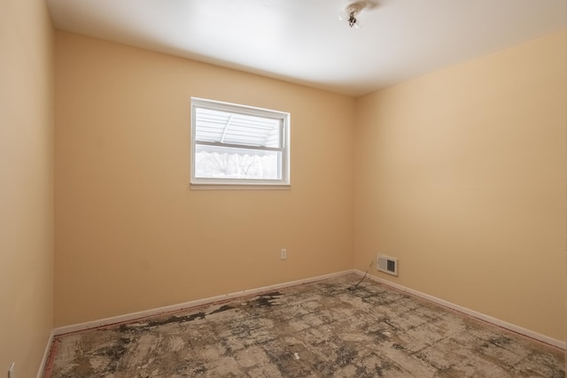 empty room featuring carpet floors