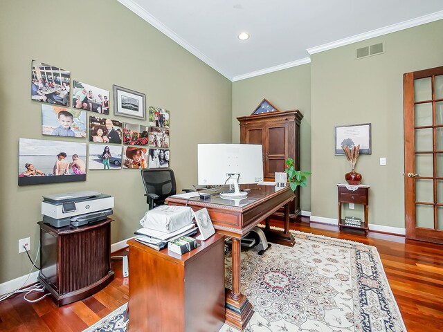 office area featuring crown molding, recessed lighting, baseboards, visible vents, and wood finished floors
