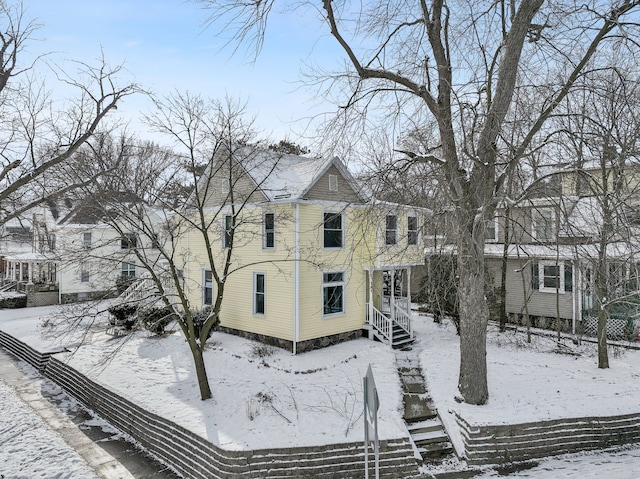 view of front of property