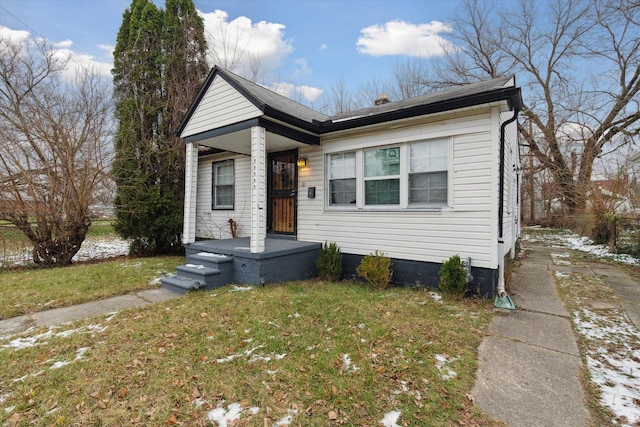 view of front of house with a front yard